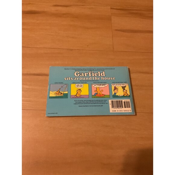 Garfield Sits Around The House By Jim Davis His Seventh Book - Picture 2 of 3